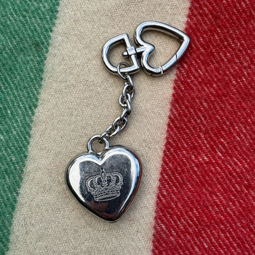RARE VINTAGE Y2K JUICY COUTURE CARABINER STYLE SILVER HEART KEY CHAIN